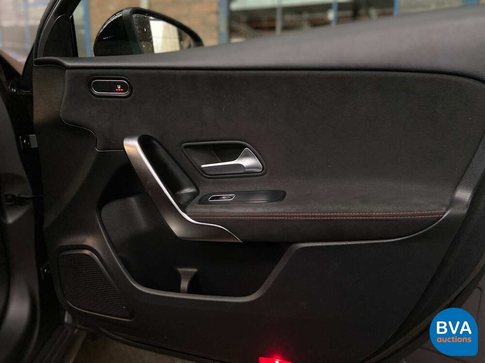 Mercedes-Benz A180 AMG 2019 AMG NIGHT New Model -Original NL-, ZB-628-N.