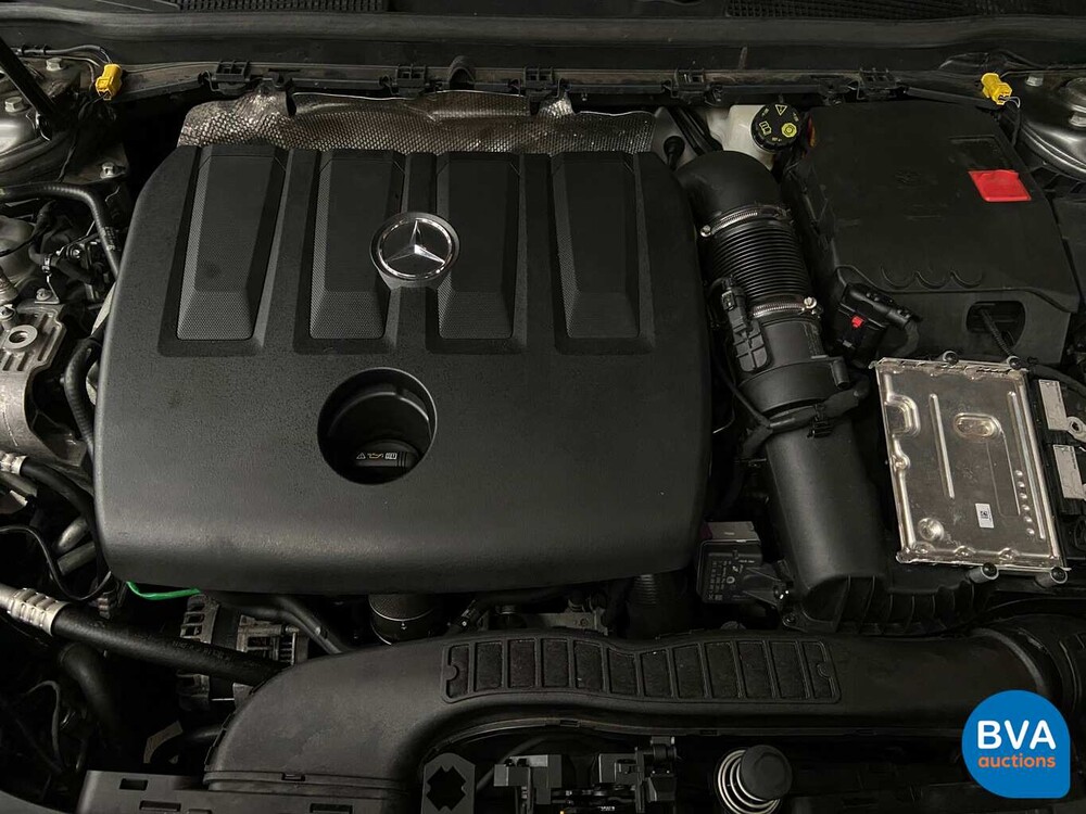 Mercedes-Benz A180 AMG 2019 AMG NIGHT New Model -Original NL-, ZB-628-N.