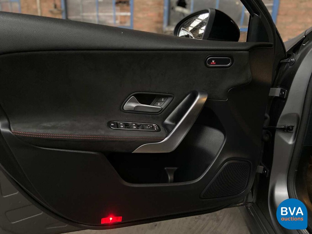 Mercedes-Benz A180 AMG 2019 AMG NIGHT New Model -Original NL-, ZB-628-N.