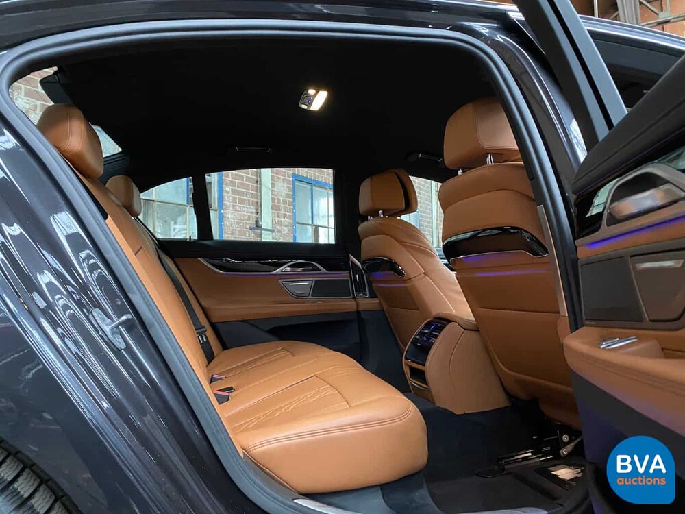 BMW 740e 326hp 7-Series 2017, J-841-FK.