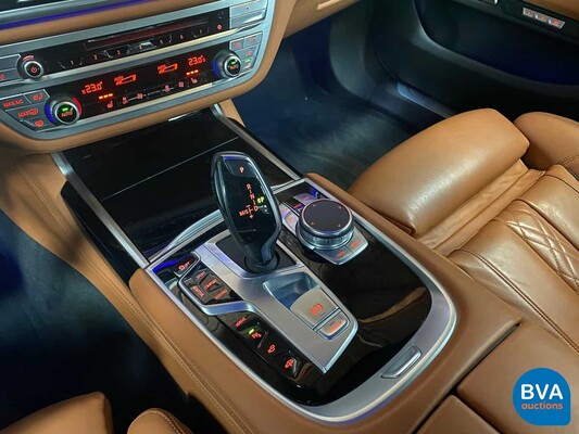 BMW 740e 326hp 7-Series 2017, J-841-FK.