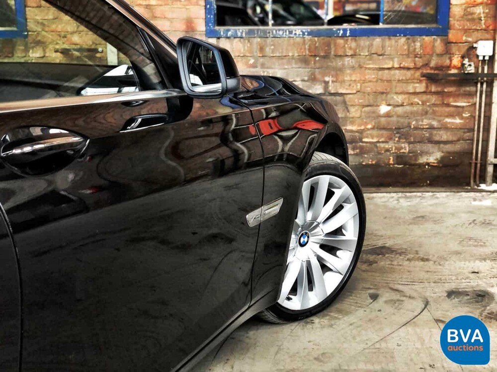 BMW 750i xDrive High Executive 408 PS 2011 -Original NL-, 33-PGS-1.