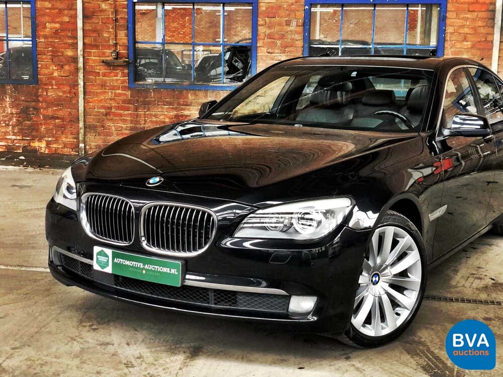 BMW 750i xDrive High Executive 408 PS 2011 -Original NL-, 33-PGS-1.