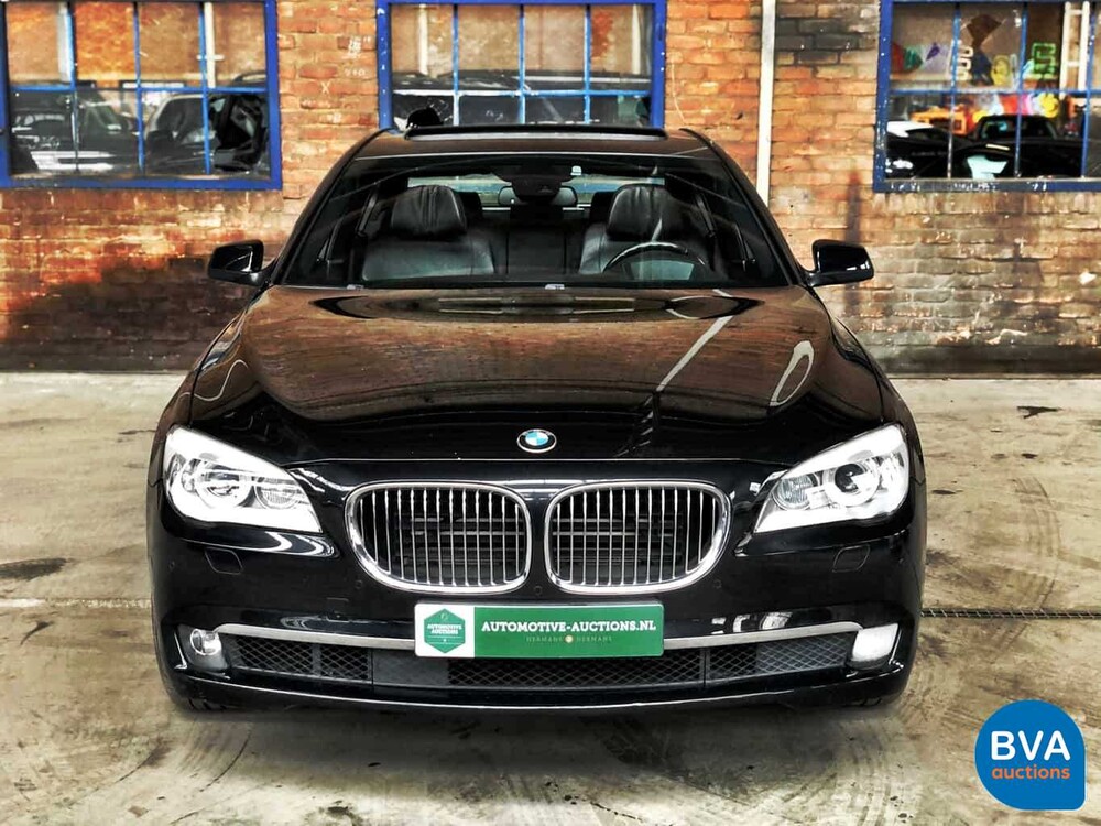 BMW 750i xDrive High Executive 408 PS 2011 -Original NL-, 33-PGS-1.