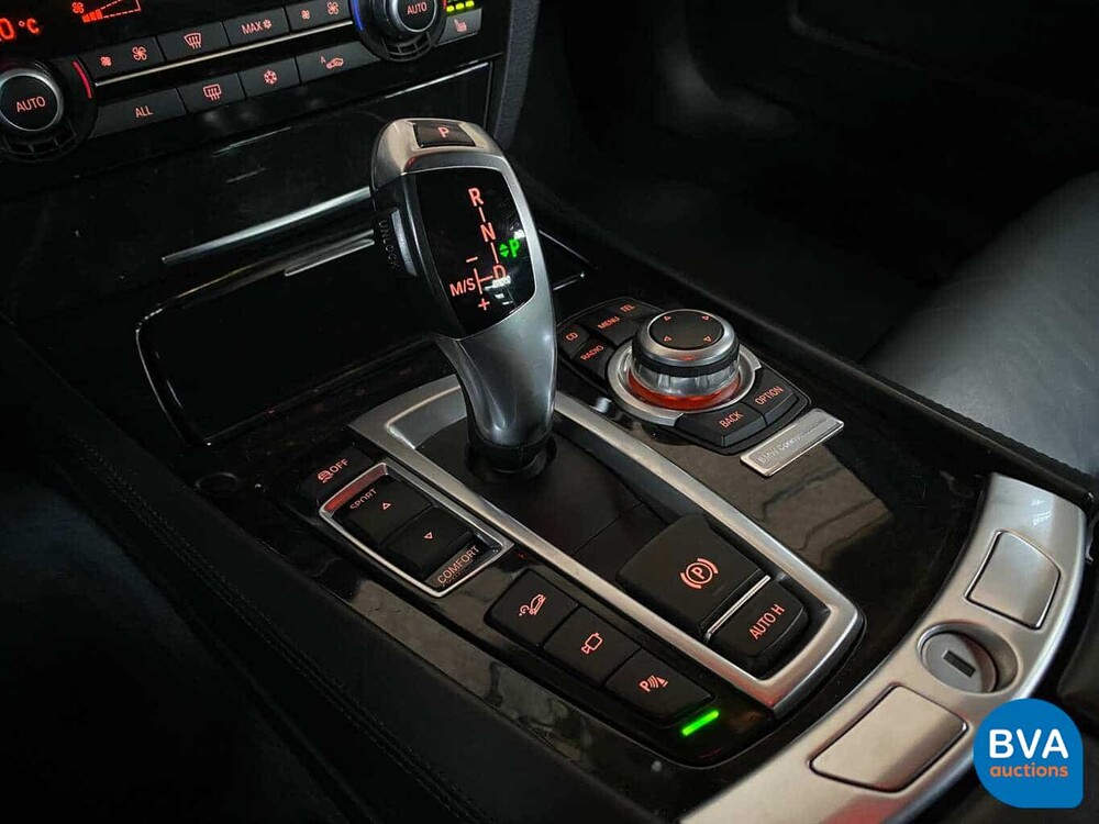 BMW 750i xDrive High Executive 408 PS 2011 -Original NL-, 33-PGS-1.