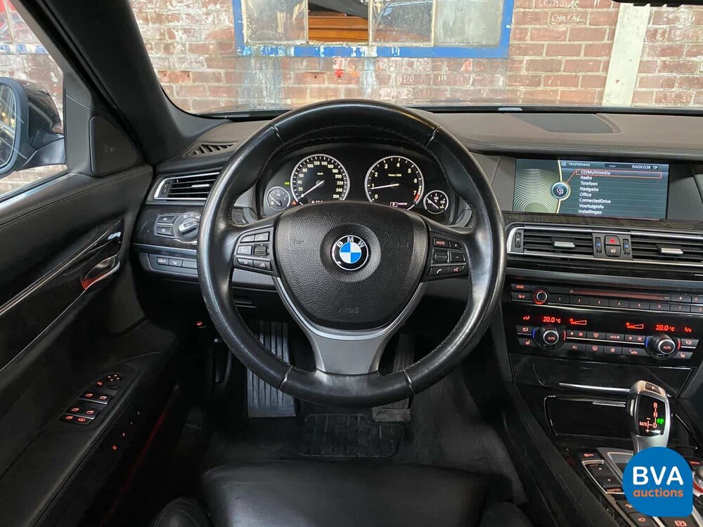 BMW 750i xDrive High Executive 408 PS 2011 -Original NL-, 33-PGS-1.