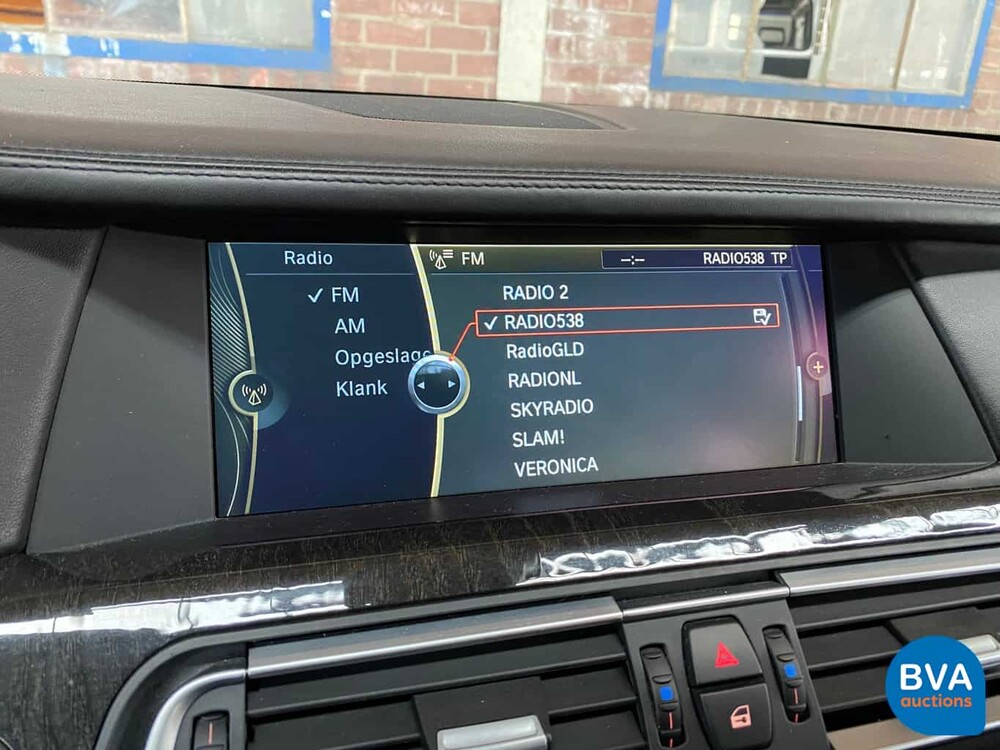 BMW 750i xDrive High Executive 408 PS 2011 -Original NL-, 33-PGS-1.