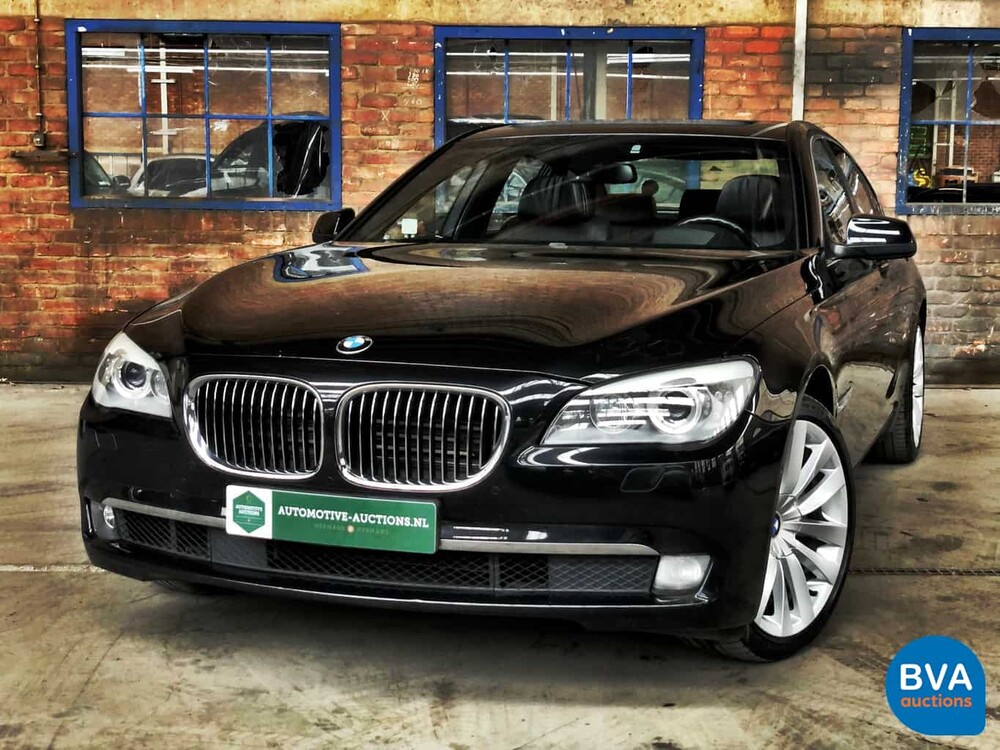 BMW 750i xDrive High Executive 408 PS 2011 -Original NL-, 33-PGS-1.