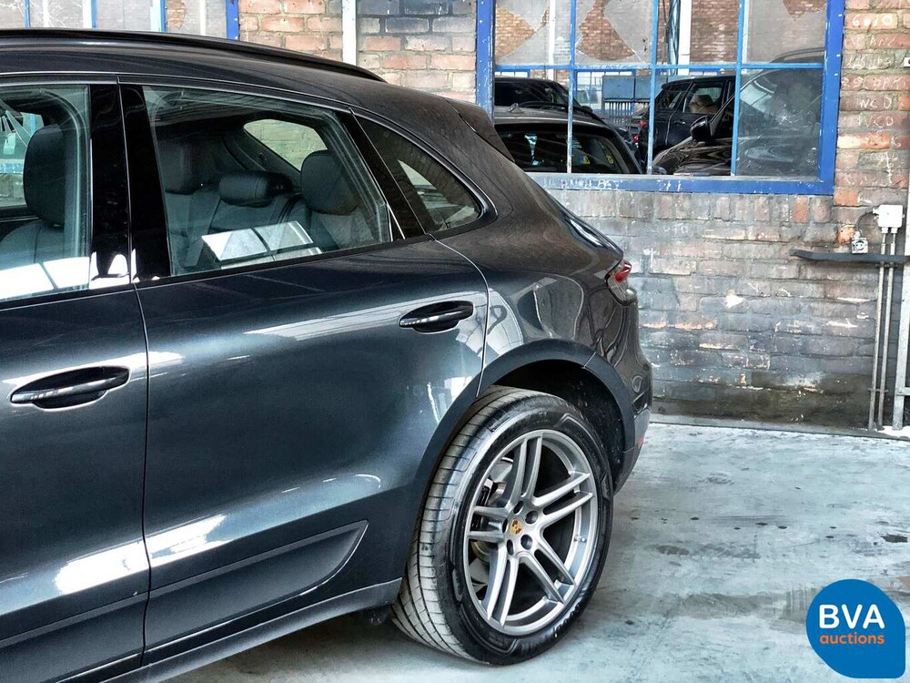Porsche Macan 2.0 245hp 2019 - WARRANTY -.