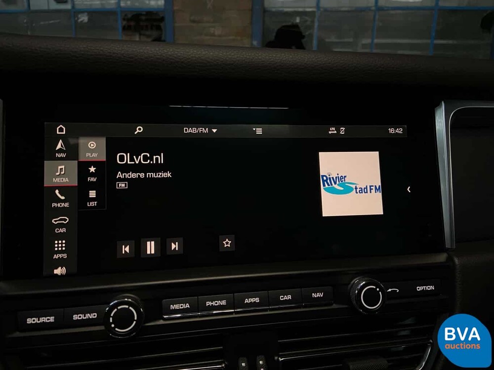 Porsche Macan 2.0 245hp 2019 - WARRANTY -.