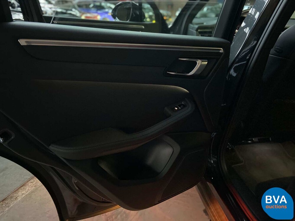 Porsche Macan 2.0 245hp 2019 - WARRANTY -.