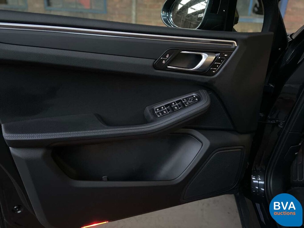 Porsche Macan 2.0 245hp 2019 - WARRANTY -.