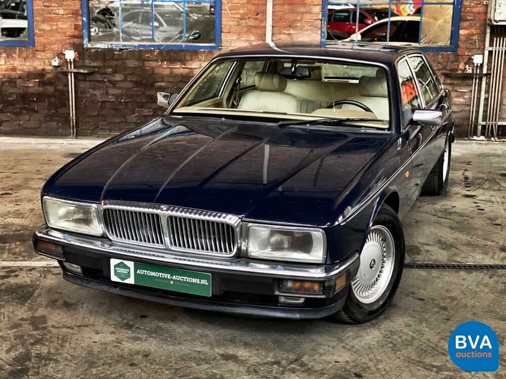 Daimler Double Six V12 Jaguar XJ 1993.