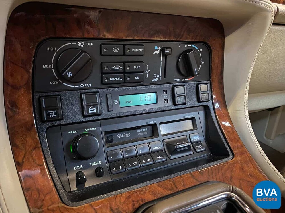 Daimler Double Six V12 Jaguar XJ 1993.