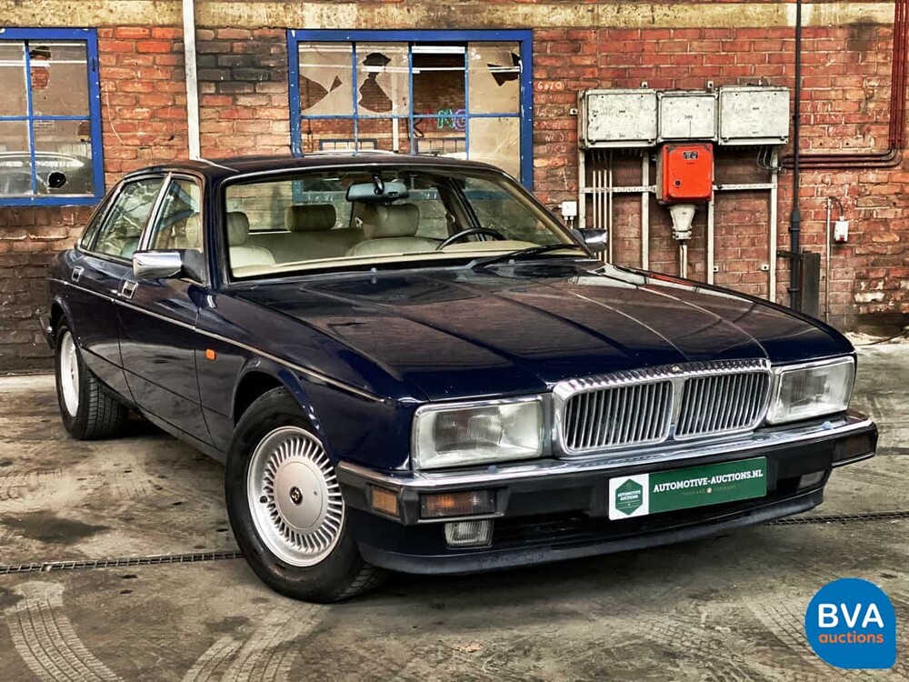 Daimler Double Six V12 Jaguar XJ 1993.