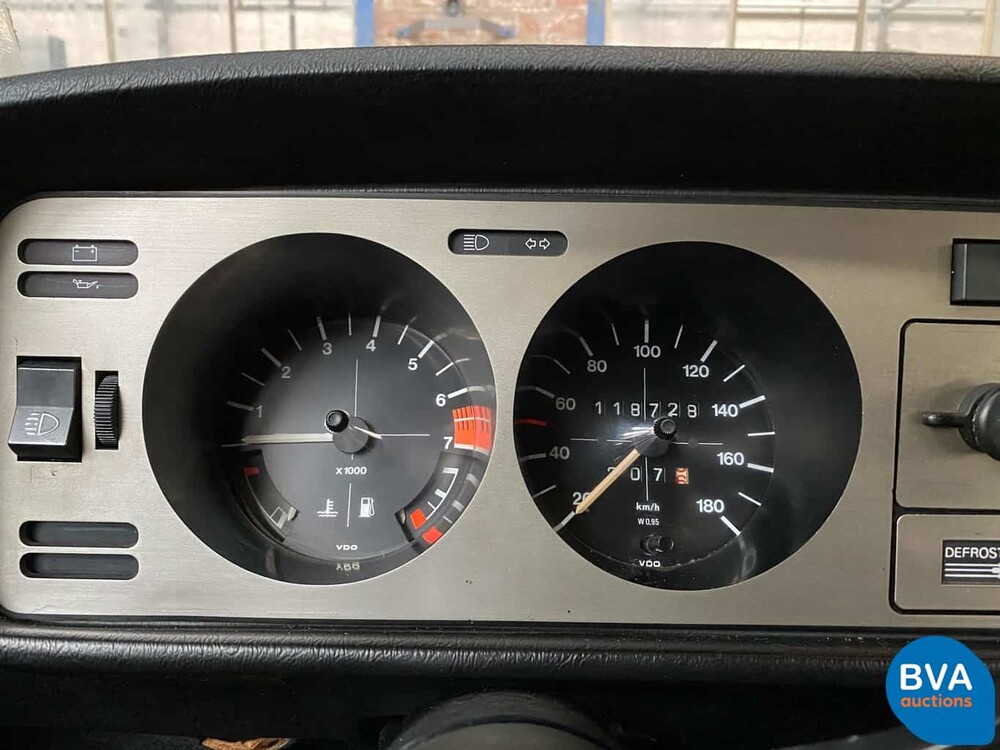 Volkswagen Golf I Dovetail Swallowtail 1.5 LS 1975.