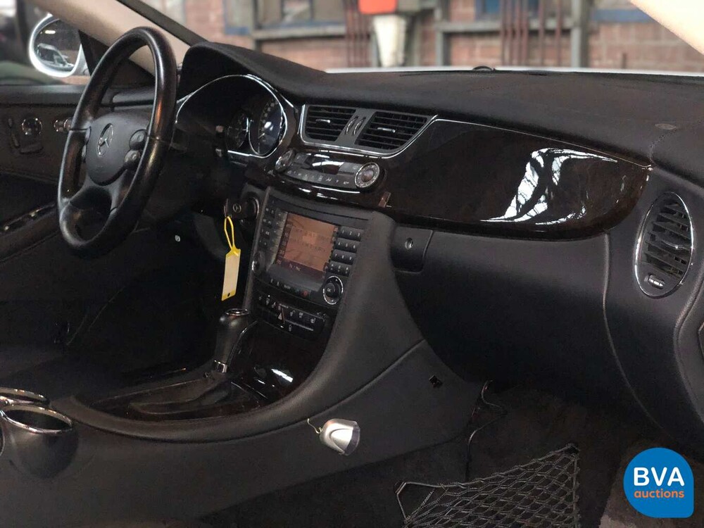 Mercedes-Benz CLS350 AMG V6 272 PS 2005.