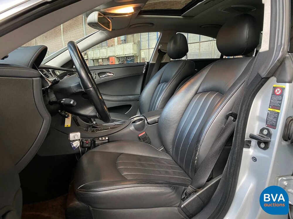 Mercedes-Benz CLS350 AMG V6 272 PS 2005.