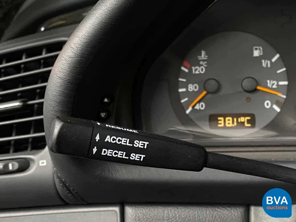 Mercedes-Benz CLK55 Cabriolet AMG 347pk CLK-Klasse 2002, 11-HJX-6