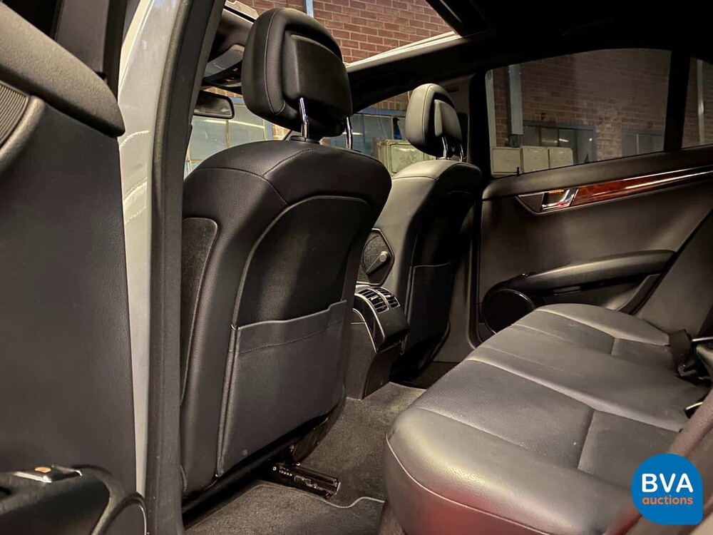 Mercedes-Benz C300 Limousine V6 231pk C-Klasse 2010, J-380-TH