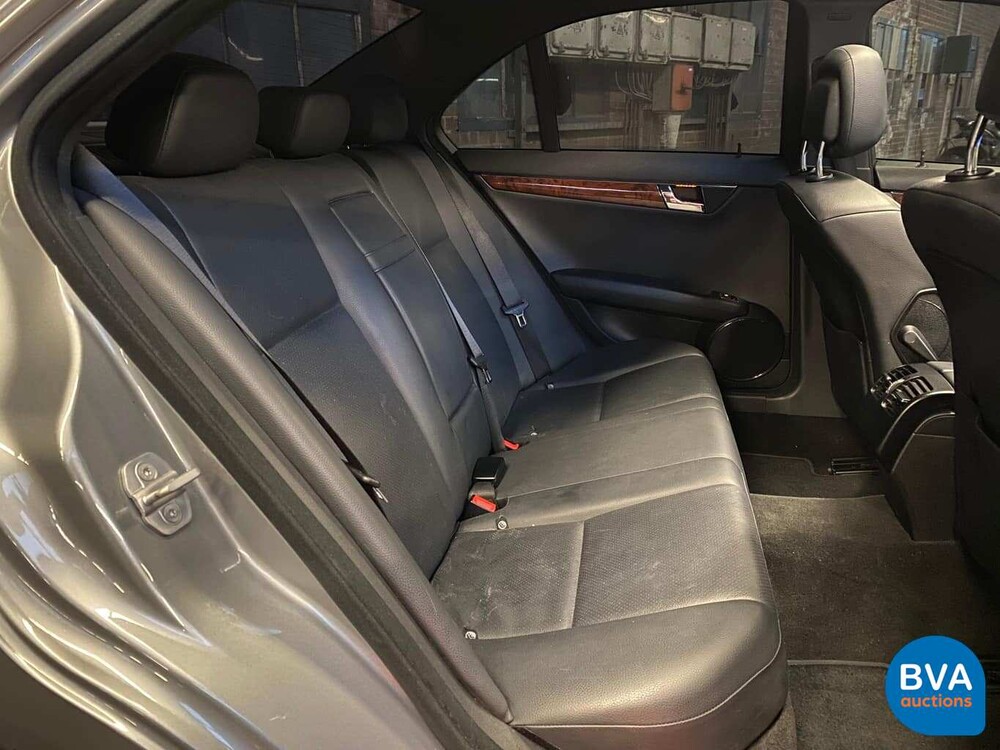 Mercedes-Benz C300 Limousine V6 231pk C-Klasse 2010, J-380-TH