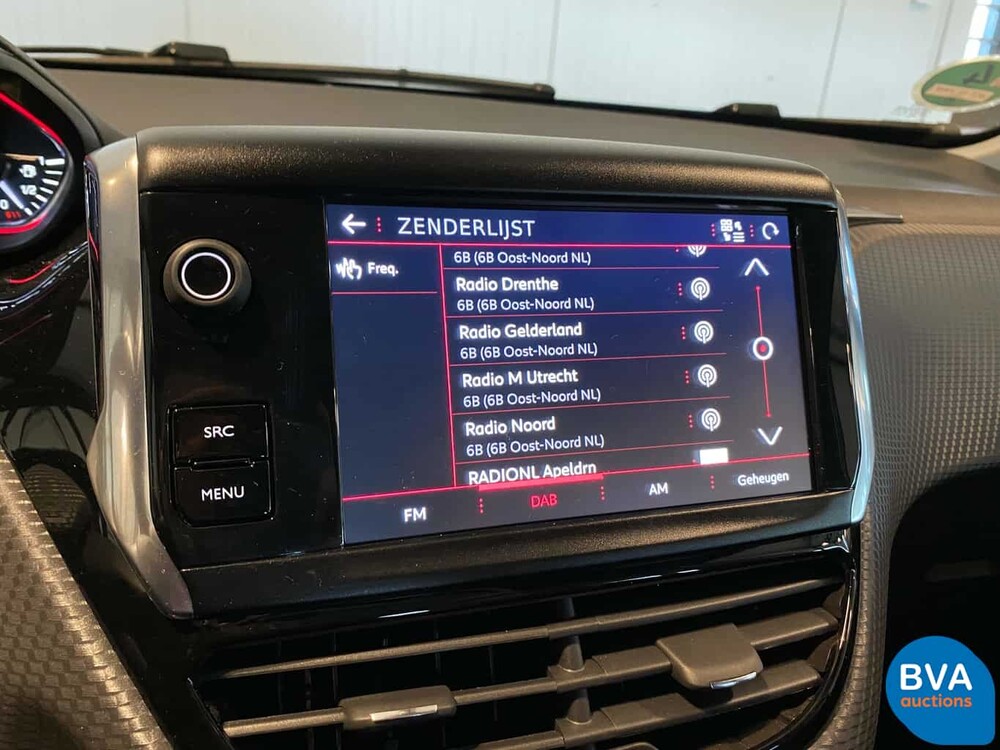 Peugeot 2008 1.2 PureTech Allure GT-Line 110PK 2018, J-594-KG