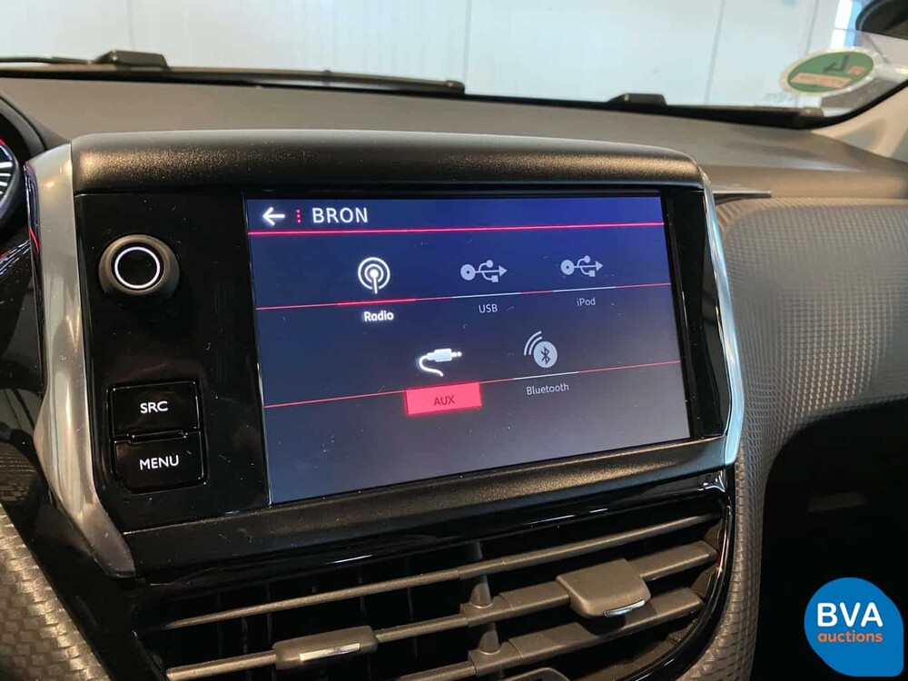 Peugeot 2008 1.2 PureTech Allure GT-Line 110PK 2018, J-594-KG