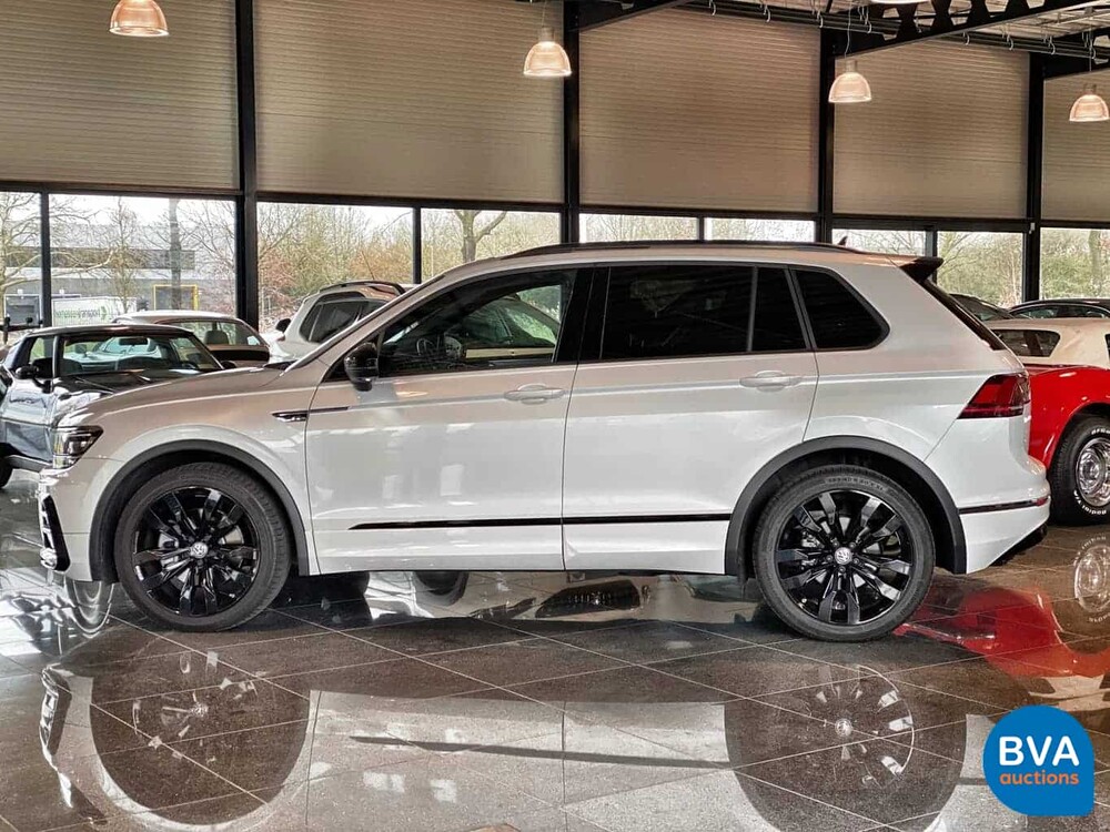 Volkswagen Tiguan 2.0 TSI 4Motion Highline R-Line 190pk 2020 -GARANTIE-, J-851-VP