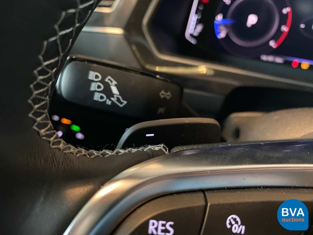 Volkswagen Tiguan 2.0 TSI 4Motion Highline R-Line 190pk 2020 -GARANTIE-, J-851-VP