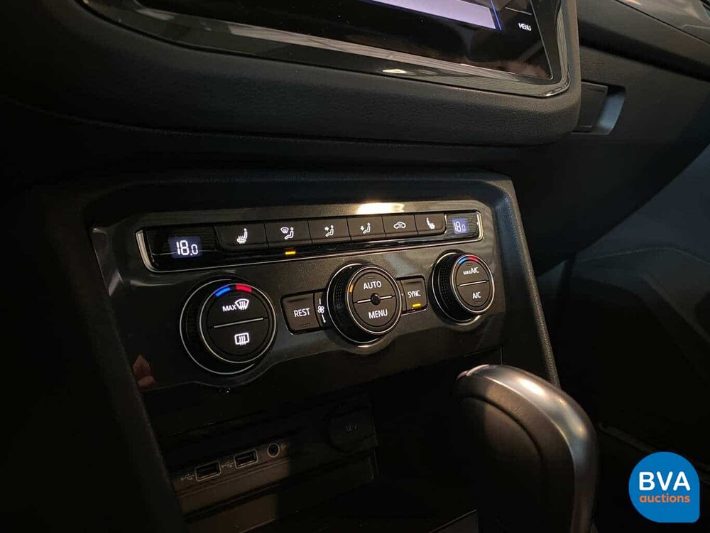 Volkswagen Tiguan 2.0 TSI 4Motion Highline R-Line 190pk 2020 -GARANTIE-, J-851-VP