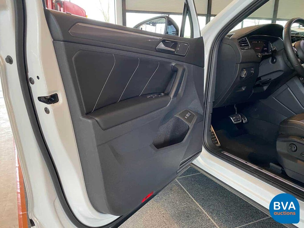 Volkswagen Tiguan 2.0 TSI 4Motion Highline R-Line 190pk 2020 -GARANTIE-, J-851-VP