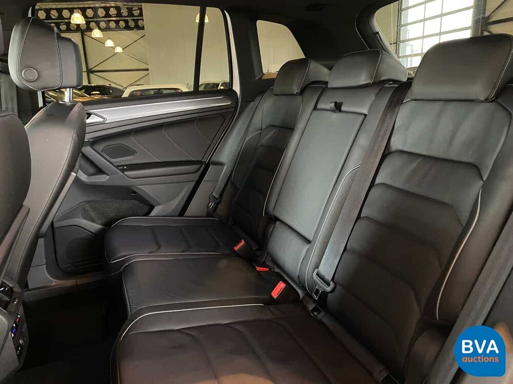Volkswagen Tiguan 2.0 TSI 4Motion Highline R-Line 190pk 2020 -GARANTIE-, J-851-VP