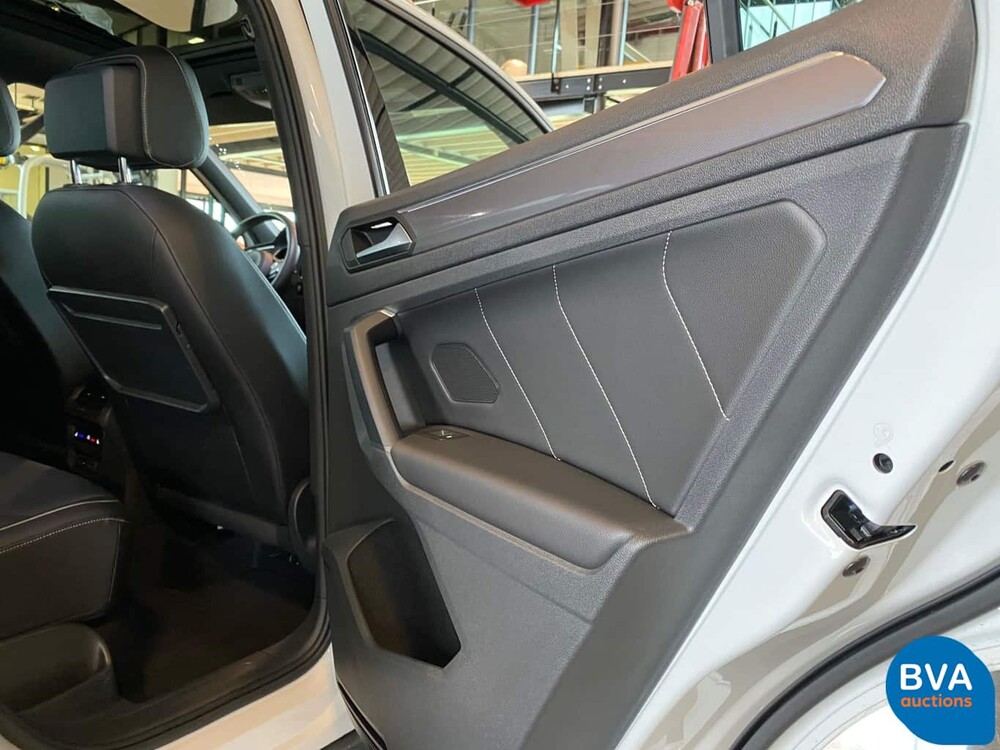 Volkswagen Tiguan 2.0 TSI 4Motion Highline R-Line 190pk 2020 -GARANTIE-, J-851-VP