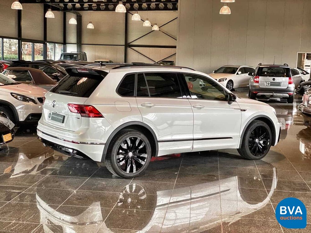 Volkswagen Tiguan 2.0 TSI 4Motion Highline R-Line 190pk 2020 -GARANTIE-, J-851-VP