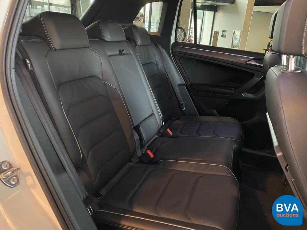 Volkswagen Tiguan 2.0 TSI 4Motion Highline R-Line 190pk 2020 -GARANTIE-, J-851-VP