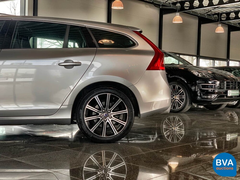 Volvo V60 2.4 D6 Twin Engine 285pk Origineel NL 2015, HP-287-L