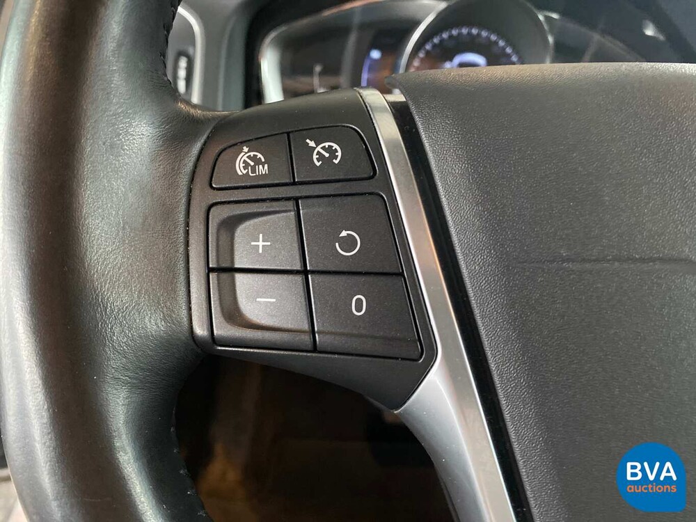 Volvo V60 2.4 D6 Twin Engine 285pk Origineel NL 2015, HP-287-L