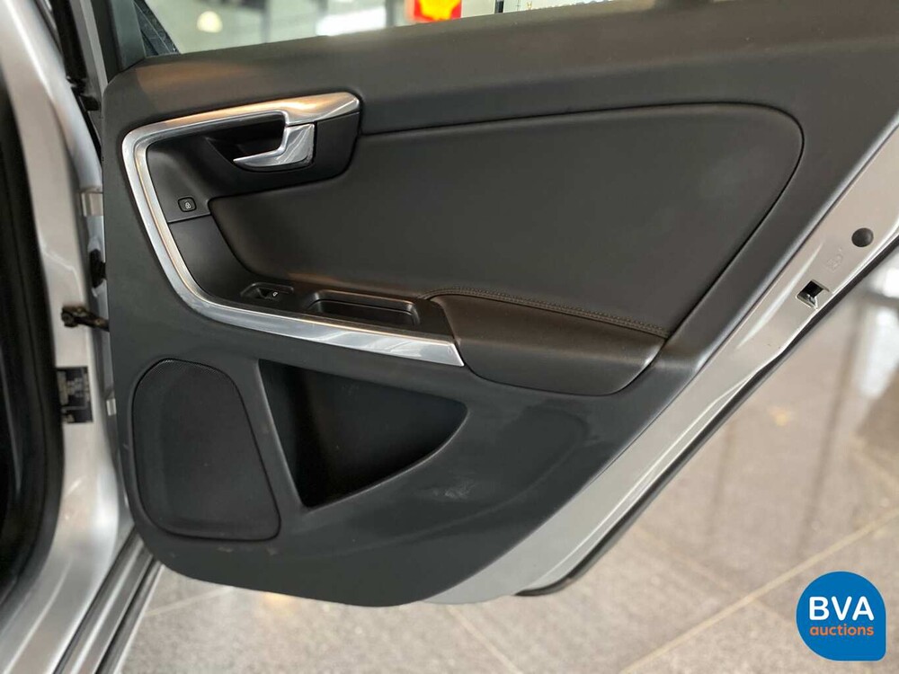 Volvo V60 2.4 D6 Twin Engine 285pk Origineel NL 2015, HP-287-L