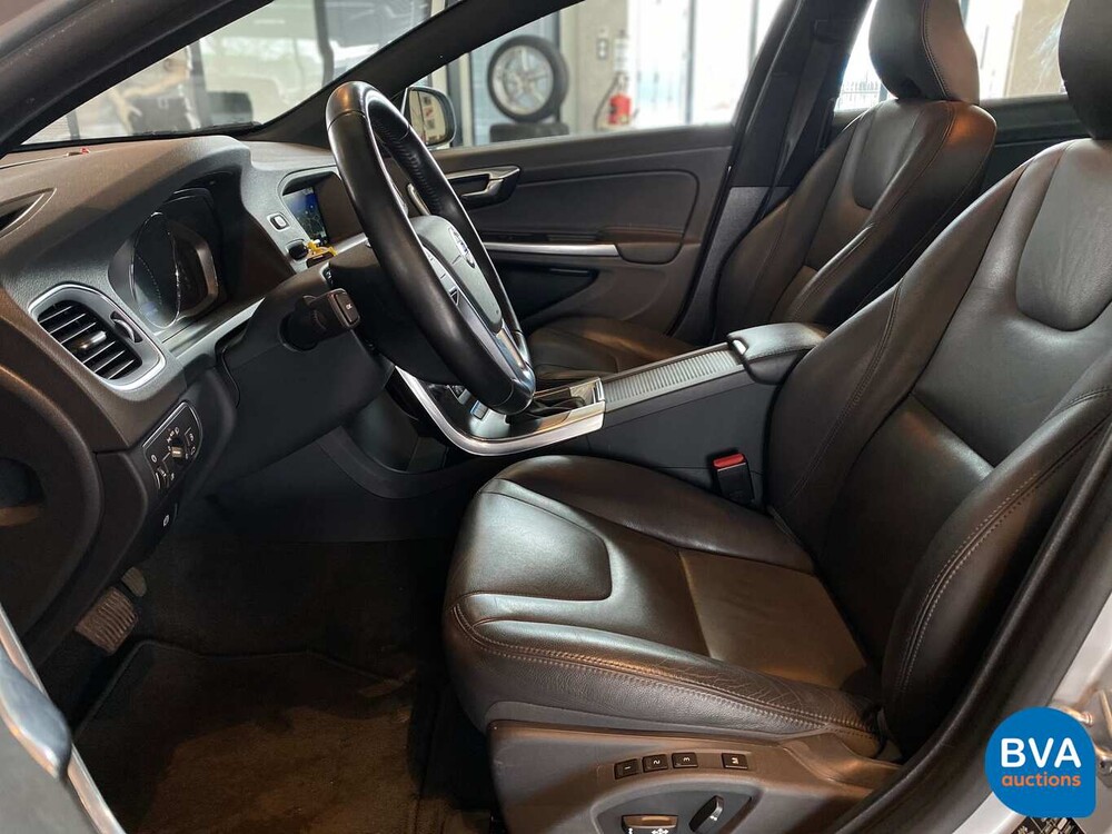 Volvo V60 2.4 D6 Twin Engine 285pk Origineel NL 2015, HP-287-L