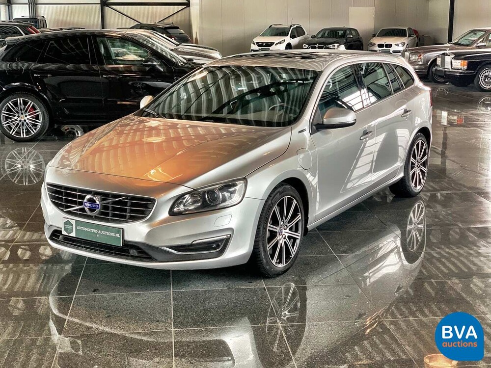 Volvo V60 2.4 D6 Twin Engine 285pk Origineel NL 2015, HP-287-L