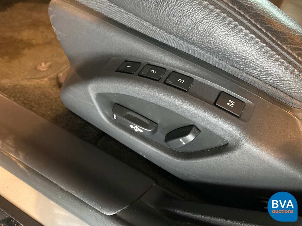 Volvo V60 2.4 D6 Twin Engine 285pk Origineel NL 2015, HP-287-L