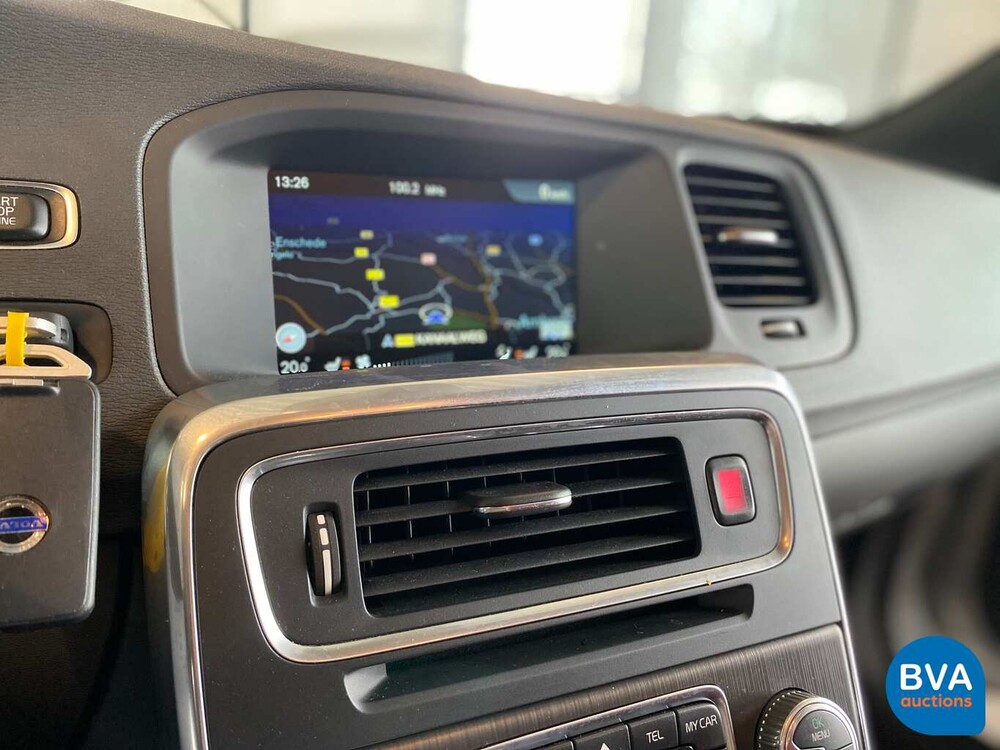 Volvo V60 2.4 D6 Twin Engine 285pk Origineel NL 2015, HP-287-L