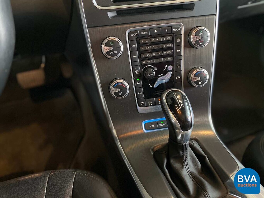 Volvo V60 2.4 D6 Twin Engine 285pk Origineel NL 2015, HP-287-L