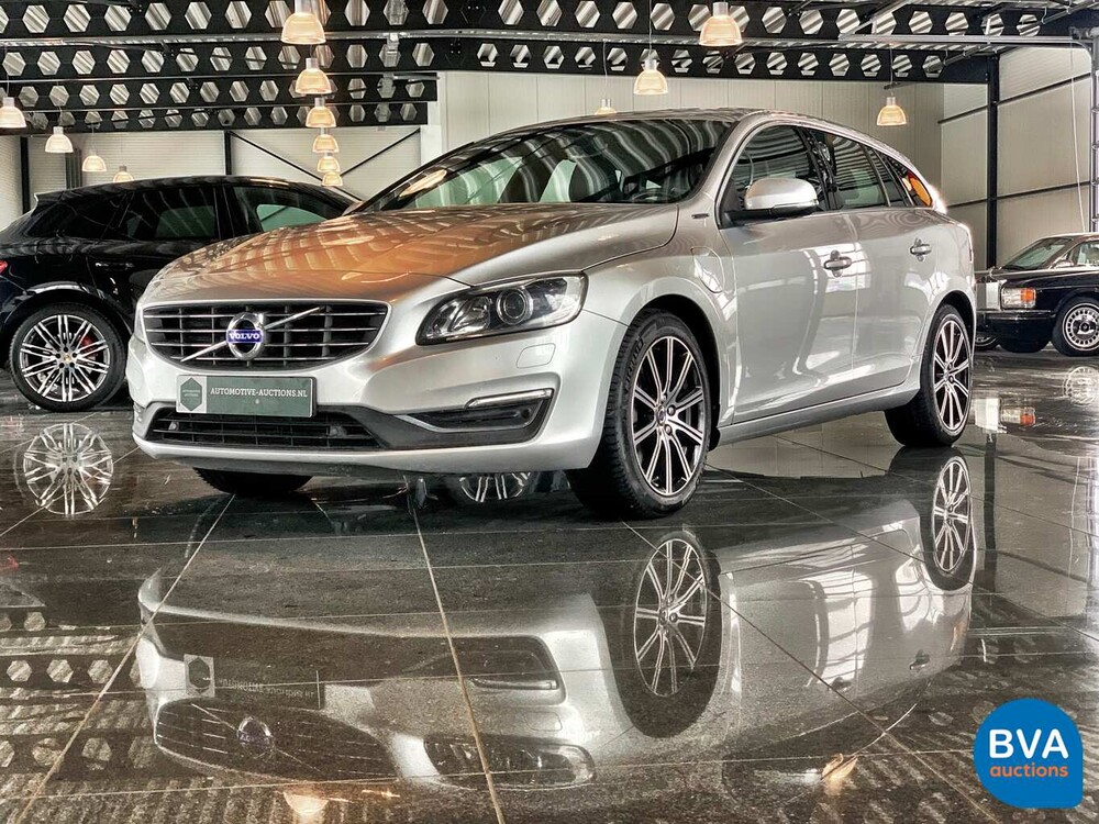 Volvo V60 2.4 D6 Twin Engine 285pk Origineel NL 2015, HP-287-L