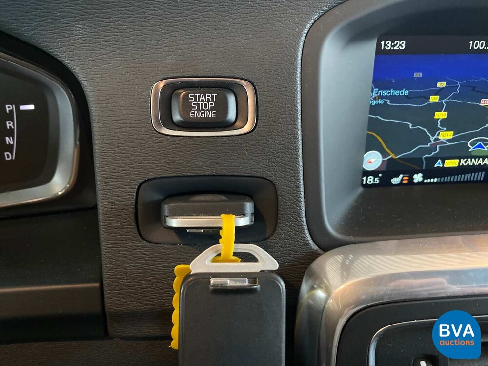 Volvo V60 2.4 D6 Twin Engine 285pk Origineel NL 2015, HP-287-L