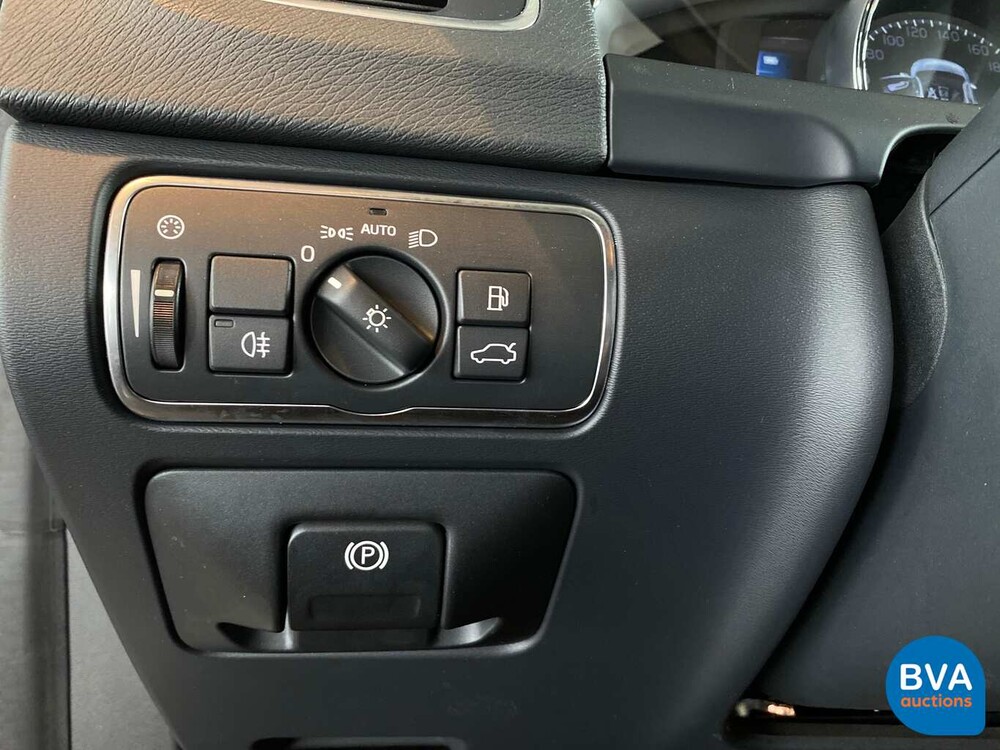 Volvo V60 2.4 D6 Twin Engine 285pk Origineel NL 2015, HP-287-L