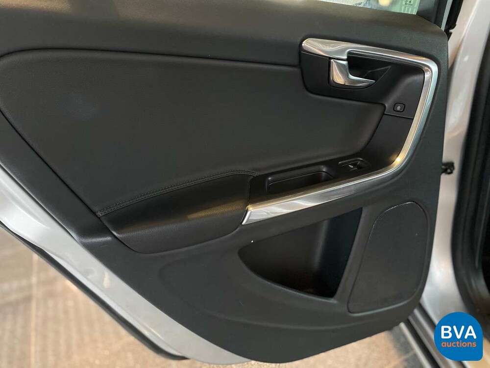 Volvo V60 2.4 D6 Twin Engine 285pk Origineel NL 2015, HP-287-L