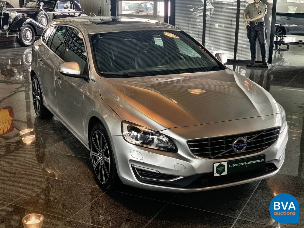 Volvo V60 2.4 D6 Twin Engine 285pk Origineel NL 2015, HP-287-L