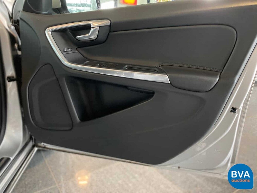 Volvo V60 2.4 D6 Twin Engine 285pk Origineel NL 2015, HP-287-L