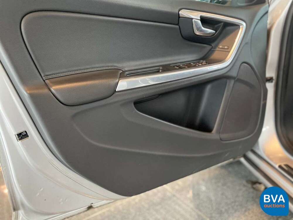 Volvo V60 2.4 D6 Twin Engine 285pk Origineel NL 2015, HP-287-L